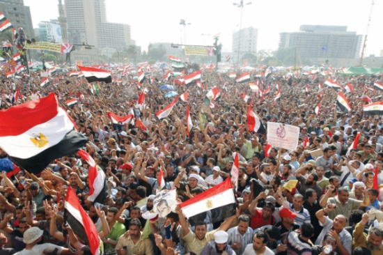 اندلاع اشتباكات بين مؤيدي ومعارضي مرسي في القاهرة اندلاع اشتباكات بين مؤيدي ومعارضي مرسي في القاهرة