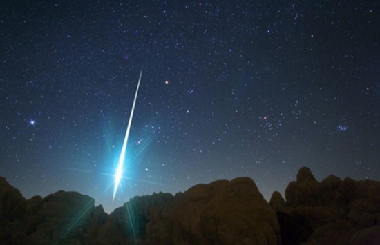 سماء المملكة تشهد زخة شهب "الدلويات" الأربعاء