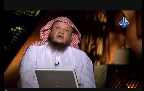 مات وهو يقرأ القرآن في الطائرة !! 
