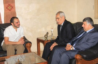 الأمير علي يهنىء رئيس الاتحاد العراقي لكرة القدم الأمير علي يهنىء رئيس الاتحاد العراقي لكرة القدم
