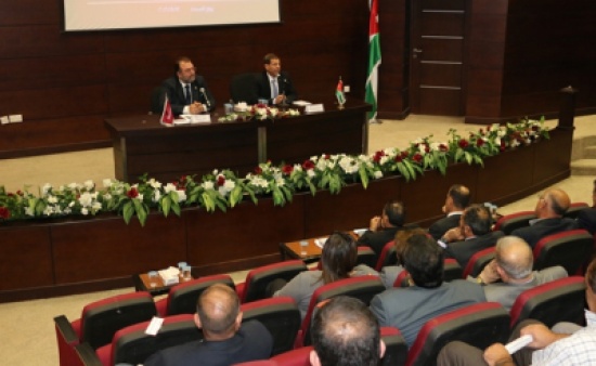 جامعة الشرق الأوسط توجه رسائل الدراسات العليا لخدمة المجتمع