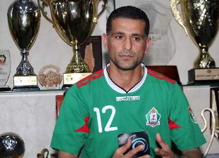 بشار بني ياسين يوقع للوحدات رسميا