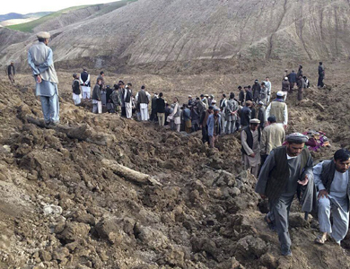 مقتل أكثر من 2100 شخص في إنهيار أرضي بأفغانستان مقتل أكثر من 2100 شخص في إنهيار أرضي بأفغانستان