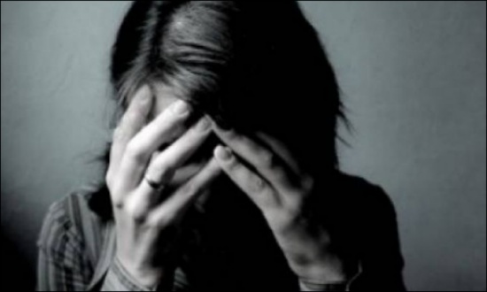 تفاصيل اغتصاب طيار لـ 'مضيفة' بعد تخديرها