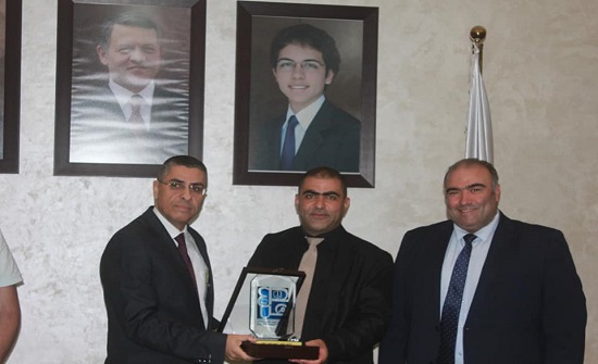 توزيع جوائز صندوق البحث العلمي على الفائزين توزيع جوائز صندوق البحث العلمي على الفائزين