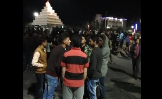 بث مباشر لاعتصام احتجاجي في المزار الجنوبي بث مباشر لاعتصام احتجاجي في المزار الجنوبي