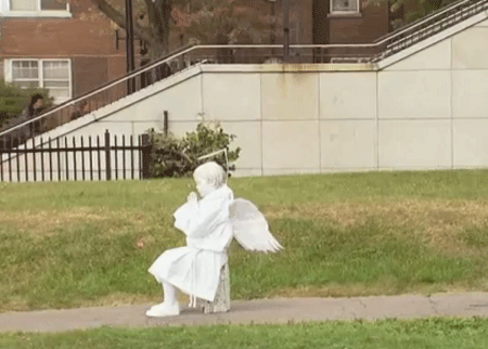 الملاك الأبيض