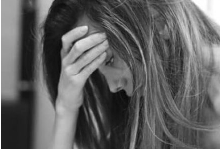 بسبب “فحولته الزائدة” امرأة عربية تطلب الخلع من زوجها.. يريدني “10 مرات يومياً”