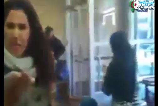 شاهدوا ماذا فعلت امرأة جزائرية بيهودي شتمها في مقهى بكندا