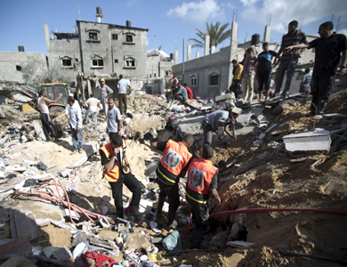 إسرائيل تعلن “هدنة إنسانية” في قطاع غزة باستثناء رفح وحماس ترفضها