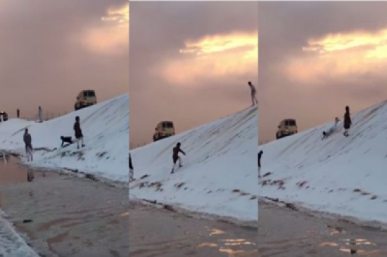 مشهد طريف على ثلوج حائل