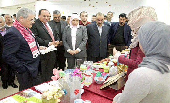 افتتاح المعرض البيئي والحرف اليدوية في جامعة ال البيت افتتاح المعرض البيئي والحرف اليدوية في جامعة ال البيت