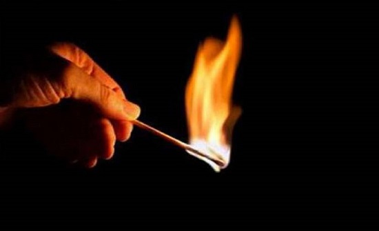 مصر : يقتل صديقه حرقاً على سبيل المزاح مصر : يقتل صديقه حرقاً على سبيل المزاح