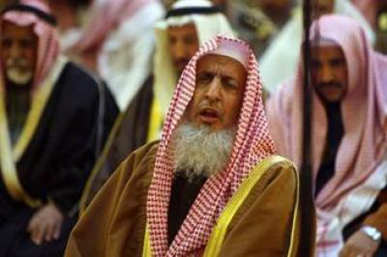 مفتي السعودية يحذر من الذين " يتظاهرون بالاسلام " ويدعون الاصلاح مفتي السعودية يحذر من الذين " يتظاهرون بالاسلام " ويدعون الاصلاح