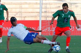 درع الاتحاد: كفرسوم يلحق بالوحدات لدور الأربعة درع الاتحاد: كفرسوم يلحق بالوحدات لدور الأربعة