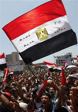 المجلس الاعلى للقوات المسلحة يتعهد بتحول ديمقراطي في مصر