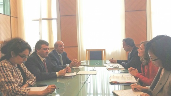 القطامين يبحث أوجه التعاون مع الوفد الكندي المشارك في مؤتمر العمل الدولي القطامين يبحث أوجه التعاون مع الوفد الكندي المشارك في مؤتمر العمل الدولي