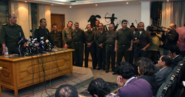 متظاهرو التحرير يطالبون بعدم خروج مسيرات أخرى إلى المجلس العسكرى متظاهرو التحرير يطالبون بعدم خروج مسيرات أخرى إلى المجلس العسكرى