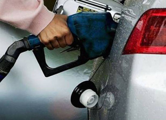 أشياء تستهلك 20% من وقود السيارة .. تخلص منها أشياء تستهلك 20% من وقود السيارة .. تخلص منها