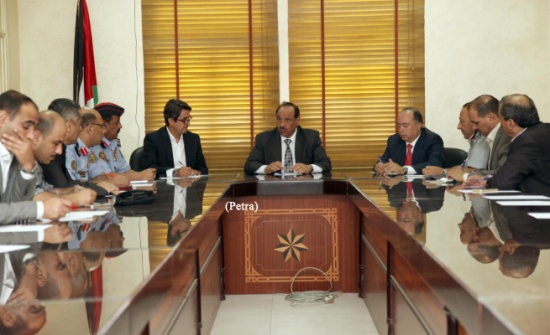 وزير الداخلية يرأس اجتماعا لمجلس امن محافظة الزرقاء وزير الداخلية يرأس اجتماعا لمجلس امن محافظة الزرقاء