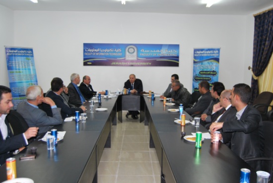 رئيس جامعة جرش يلتقي عميد وأعضاء هيئة التدريس في كلية علوم الحاسوب