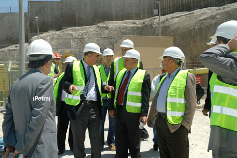وزير الطاقة يطلع على سير العمل بمحطة السمرا لتوليد الكهرباء