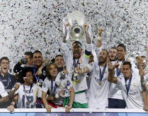 فلورنتينو بيريز: نهدي اللقب إلى ضحايا العراق