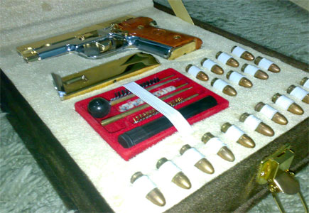 إهداء مسدسات للمحاسيب والحبايب بأمانة عمان 