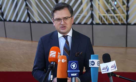وزير خارجية أوكرانيا: التهديد الروسي بالسلاح النووي جنون وزير خارجية أوكرانيا: التهديد الروسي بالسلاح النووي جنون