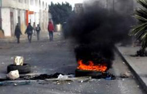 شبان يشعلون النيران بشارع 20 بالمفرق