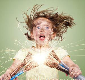 وفاة طفلة بصعقة كهربائية في عين الباشا