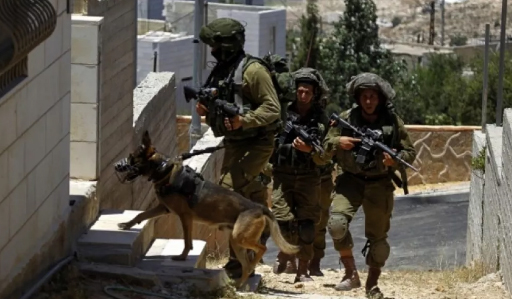 الاحتلال يخلي عائلات بحجة تدريبات عسكرية