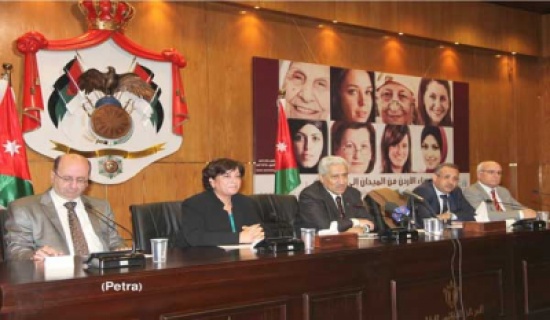 رئيس الوزراء: الديمقراطية لا تعرف مقاطعة الانتخابات رئيس الوزراء: الديمقراطية لا تعرف مقاطعة الانتخابات