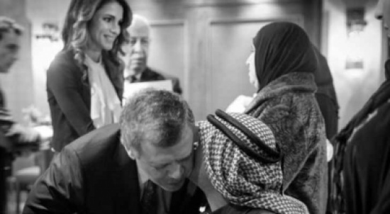 الملك يلتقي عددا من أسر شهداء القوات المسلحة والأجهزة الأمنية