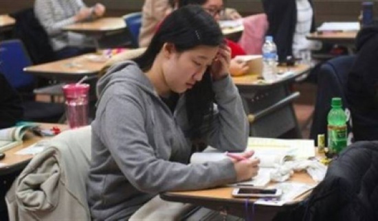 بأغرب الطرق تستعد كوريا الجنوبية لامتحان القبول بالجامعات!