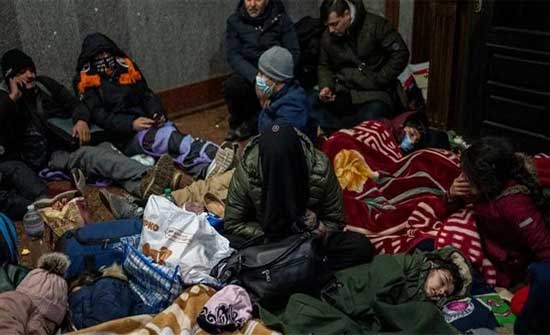 لاجئون أفغان يحاولون الفرار من أوكرانيا بعد فرارهم من بلادهم .. بالفيديو لاجئون أفغان يحاولون الفرار من أوكرانيا بعد فرارهم من بلادهم .. بالفيديو