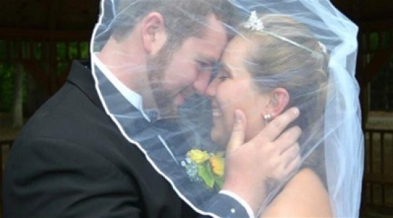 تزوجا للمرة الثانية بعدما فقدت العروس ذاكرتها