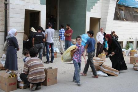 المحلية للاغاثة الدولية بالطفيلة تنفذ برامج خدمية للاجئين السوريين المحلية للاغاثة الدولية بالطفيلة تنفذ برامج خدمية للاجئين السوريين