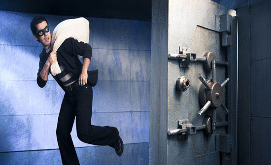 بالفيديو: لحظة السطو على محل مجوهرات وسط لندن ...