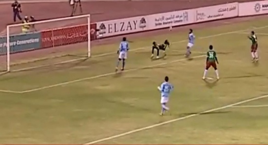بالفيديو .. حارس مرمى أردني يتلقى "أطرف" الأهداف في عام 2015 بالفيديو .. حارس مرمى أردني يتلقى "أطرف" الأهداف في عام 2015