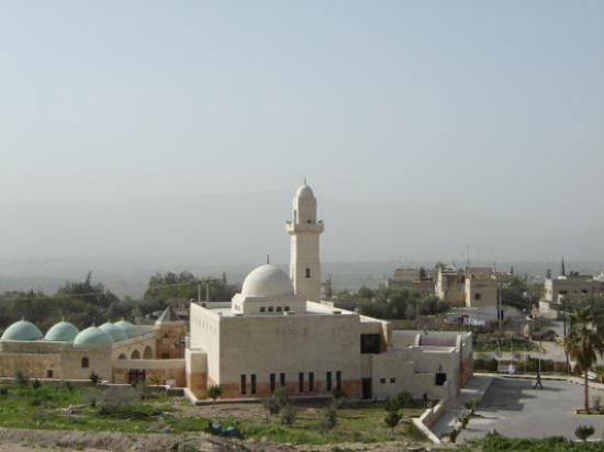عشرة آلاف زائر لمقامات الصحابة بالاغوار الشمالية الشهر الماضي