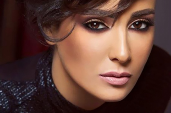 صورة| هل رأيتم زوج كندة حنا من قبل؟.. أكبر منها بكثر!