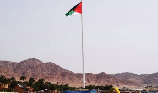 إنشاء ثالث أطول سارية علم في المفرق