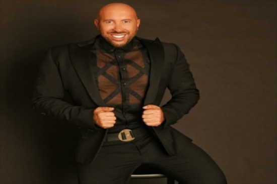 صور: خطيب إليسا المزيف يحتضن ليندسي لوهان.. ويحقن الفيلر صور: خطيب إليسا المزيف يحتضن ليندسي لوهان.. ويحقن الفيلر