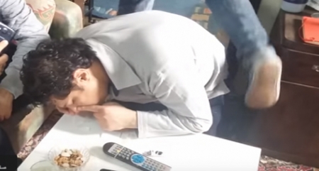 بالفيديو .. ممثل سوري يتعاطى المخدرات أثناء تصوير أحد المشاهد!! بالفيديو .. ممثل سوري يتعاطى المخدرات أثناء تصوير أحد المشاهد!!