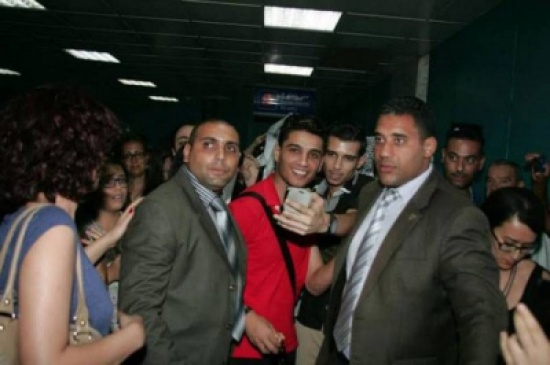 الجمهور التونسي يستقبل محمد عساف بطريقة مميّزة.. بالصور الجمهور التونسي يستقبل محمد عساف بطريقة مميّزة.. بالصور
