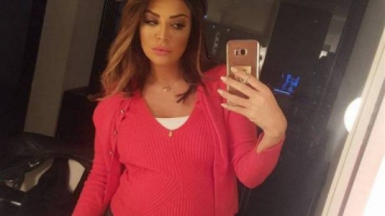 الحمل يزيد 15 كيلوغراماً على وزن أمل بوشوشة.. وهذا هو إسم إبنتها!