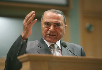 ترحيل حكومة البخيت في ايلول المقبل وانتخابات برلمانية بشهر آب من العام القادم