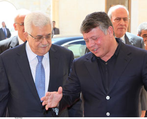 الملك يبحث مع الرئيس عباس الاوضاع في الاراضي الفلسطينية  ( صور )