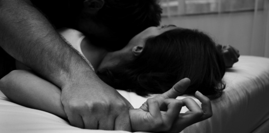 فتاة “مثلية” تتسبب بسجن 15 رجلًا بداعي الاعتداء عليها فتاة “مثلية” تتسبب بسجن 15 رجلًا بداعي الاعتداء عليها